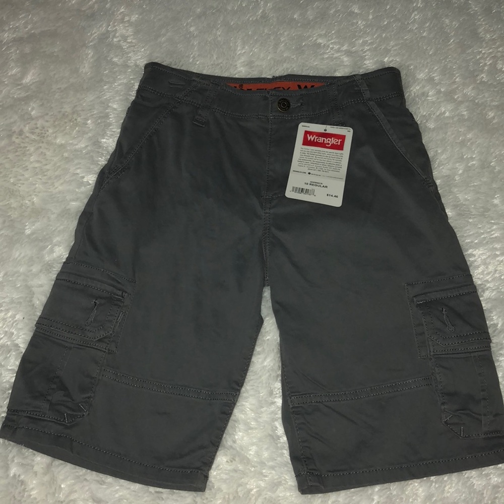 Boys size 10 wrangler cargo shorts